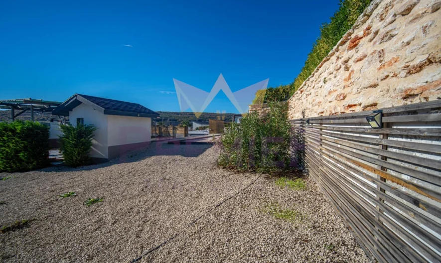 Самостоятелна едноетажна къща тип близнак с двор в затворен комплекс с морска панорама до с. Кранево -  - снимка 19 - Имоти Премиер