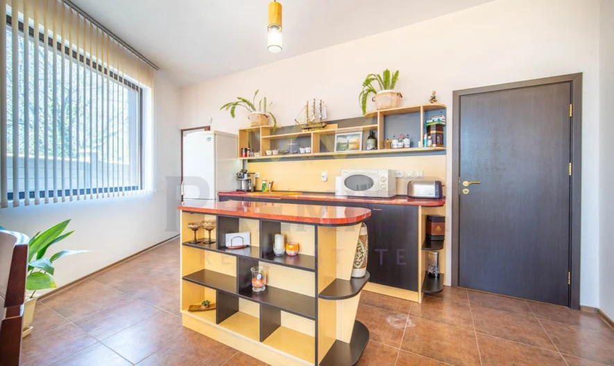 Самостоятелна къща с морска панорама в м-т Св. Никола -  - снимка 11 - Имоти Премиер