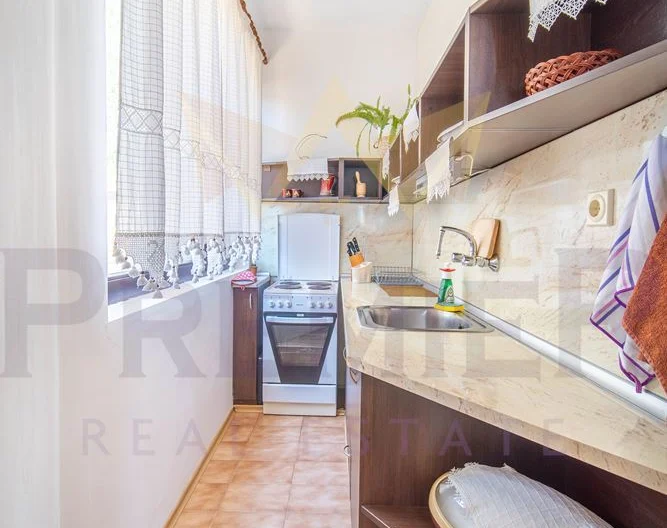 Самостоятелна къща с морска панорама в м-т Св. Никола -  - снимка 11 - Имоти Премиер