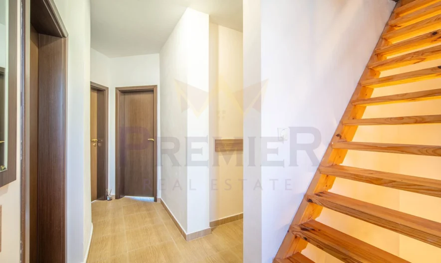 Самостоятелна къща с морска панорама в м-т Св. Никола -  - снимка 22 - Имоти Премиер