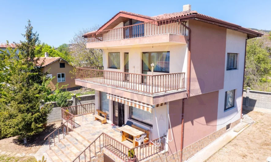 Самостоятелна къща с морска панорама в м-т Св. Никола -  - снимка 3 - Имоти Премиер