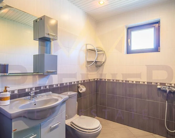 Самостоятелна къща с морска панорама в м-т Св. Никола -  - снимка 31 - Имоти Премиер