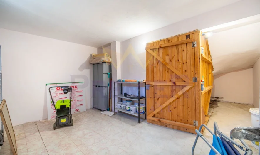 Самостоятелна къща с морска панорама в м-т Св. Никола -  - снимка 32 - Имоти Премиер