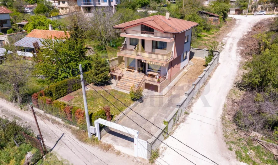 Самостоятелна къща с морска панорама в м-т Св. Никола -  - снимка 5 - Имоти Премиер