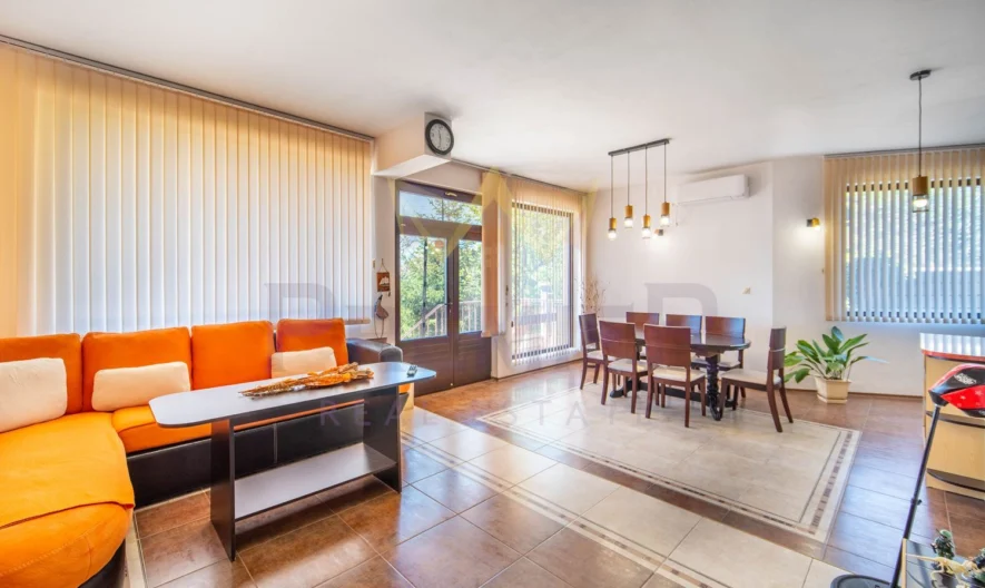 Самостоятелна къща с морска панорама в м-т Св. Никола -  - снимка 7 - Имоти Премиер