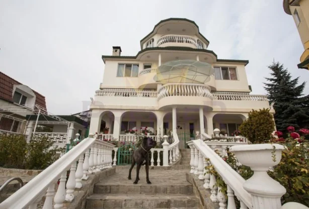 Апартаменти Варна Траката - имот - 788443 . 500 м<sup>2</sup>, Цена: 990000 EUR