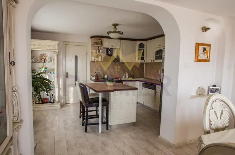 Самостоятелна луксозно обзаведена къща – м-т Траката, гр. Варна -  - снимка 10 - Имоти Премиер