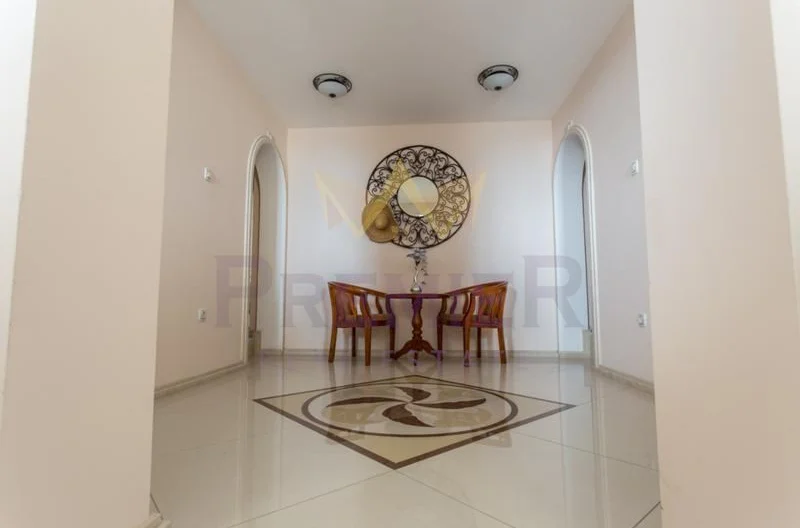 Самостоятелна луксозно обзаведена къща – м-т Траката, гр. Варна -  - снимка 14 - Имоти Премиер