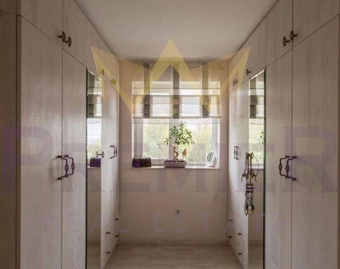 Самостоятелна луксозно обзаведена къща – м-т Траката, гр. Варна -  - снимка 15 - Имоти Премиер