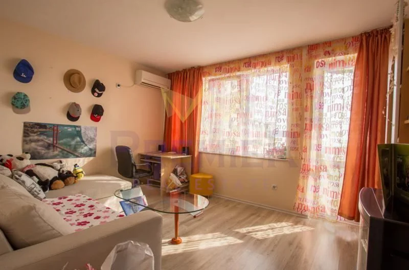 Самостоятелна луксозно обзаведена къща – м-т Траката, гр. Варна -  - снимка 16 - Имоти Премиер