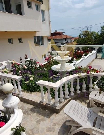 Самостоятелна луксозно обзаведена къща – м-т Траката, гр. Варна -  - снимка 4 - Имоти Премиер