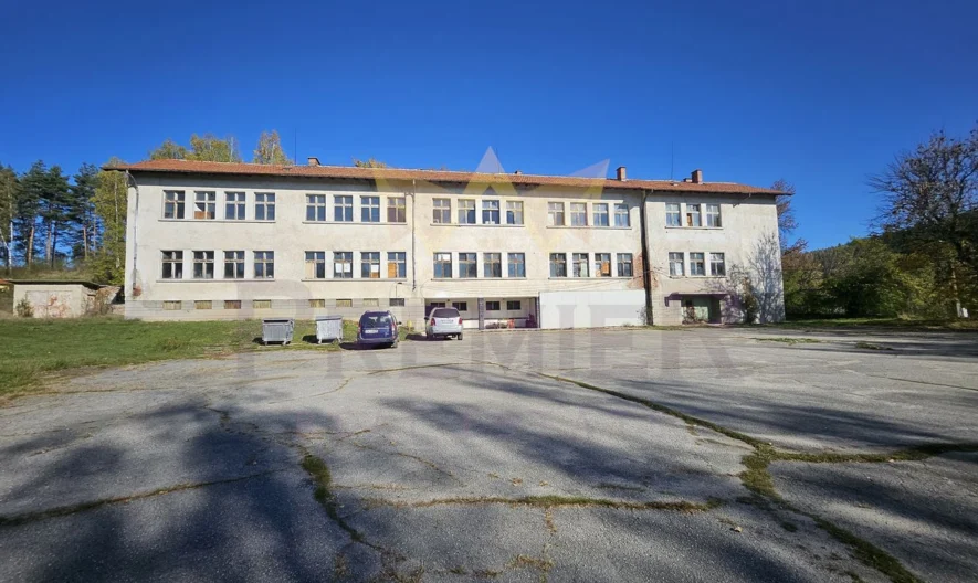 Самостоятелна сграда с парцел в с.Алино -  - снимка 1 - Имоти Премиер