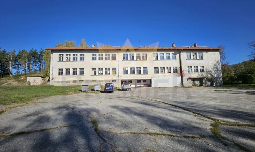 Самостоятелна сграда с парцел в с.Алино -  - снимка 2 - Имоти Премиер