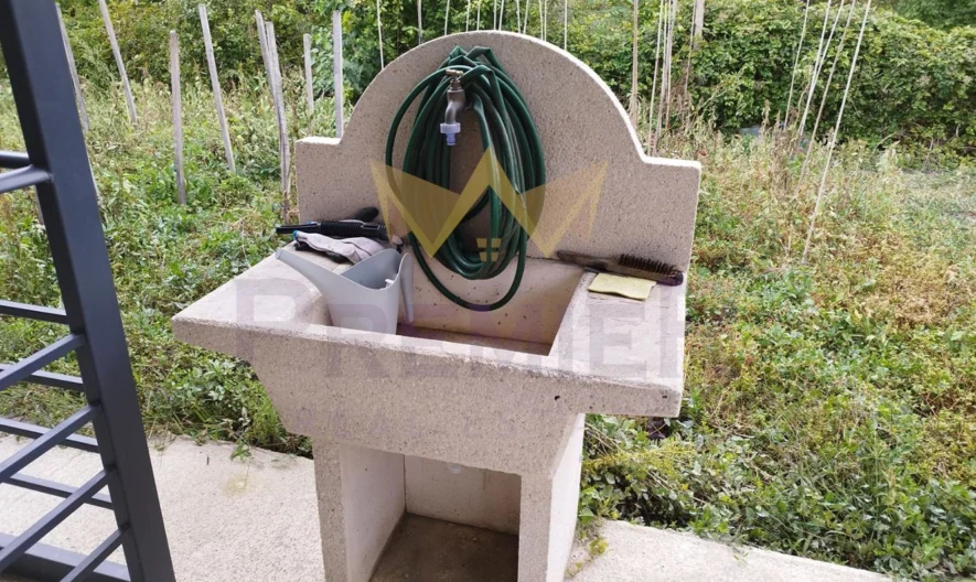 Сглобяема къща с двор в село Млада Гвардия -  - снимка 24 - Имоти Премиер