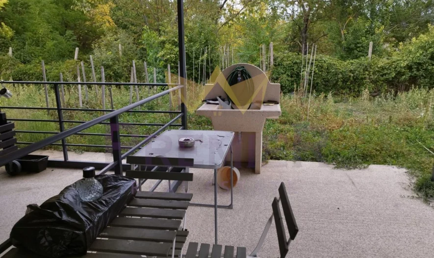 Сглобяема къща с двор в село Млада Гвардия -  - снимка 28 - Имоти Премиер