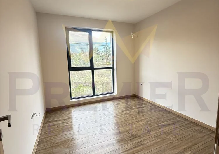 Слънчев тристаен апартамент – Св. Св. Константин и Елена, Варна -  - снимка 4 - Имоти Премиер