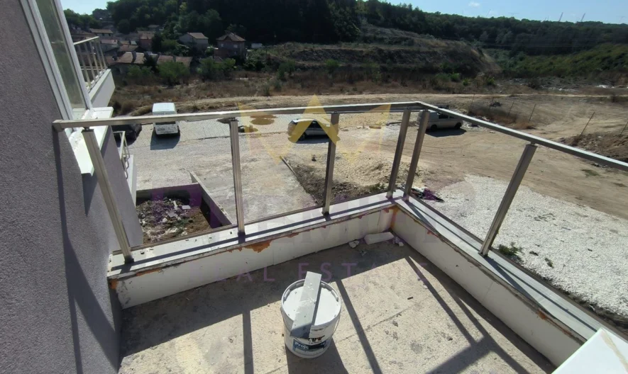 Слънчев Тристаен с Опция за Паркомясто // кв. Аспарухово -  - снимка 6 - Имоти Премиер