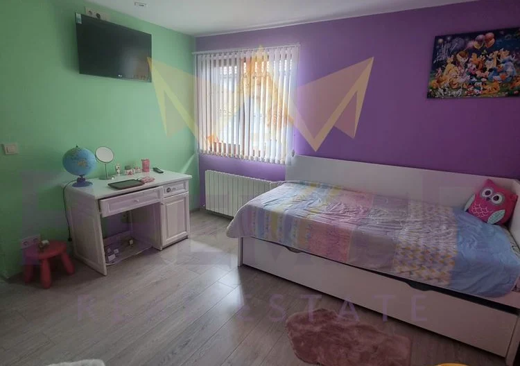 СЛЕД РЕМОНТ НОВО ОБЗАВЕЖДАНЕ КЪЩА С ДВОР ТРИ ГАРАЖА -  - снимка 8 - Имоти Премиер