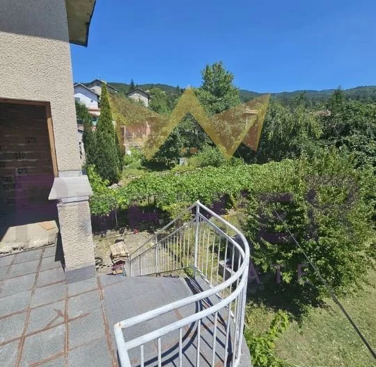 Spacious house in the village of Vladaya, city of Sofia. -  - snimka 4 - Imoti Premier