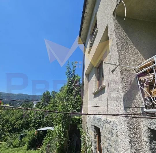 Spacious house in the village of Vladaya, city of Sofia. -  - snimka 6 - Imoti Premier