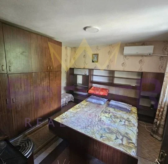 Spacious house in the village of Vladaya, city of Sofia. -  - snimka 8 - Imoti Premier