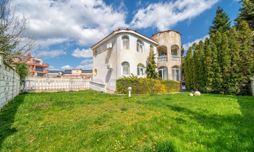 Средиземноморско бижу в Долна Трака – лукс, СПА и отопляем басейн -  - снимка 1 - Имоти Премиер