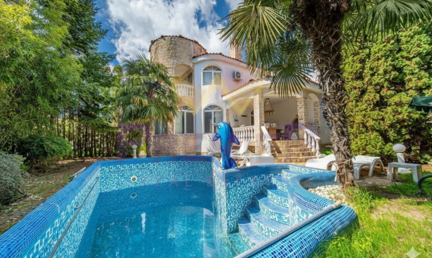 Средиземноморско бижу в Долна Трака – лукс, СПА и отопляем басейн -  - снимка 30 - Имоти Премиер