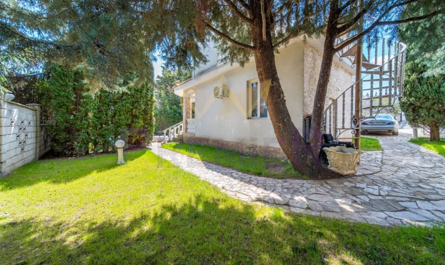 Средиземноморско бижу в Долна Трака – лукс, СПА и отопляем басейн -  - снимка 32 - Имоти Премиер