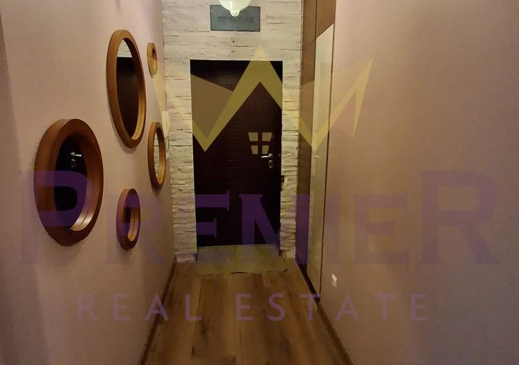 Стилен 3-стаен апартамент с паркомясто Траката -  - снимка 9 - Имоти Премиер