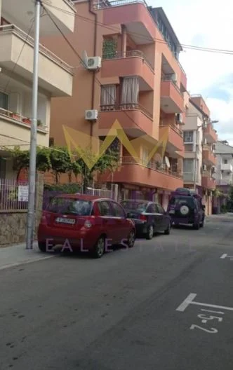 СТИЛЕН ОБЗАВЕДЕН АПАРТАМЕНТ 83 КВ.М. В СВ. ВЛАС -  - снимка 14 - Имоти Премиер