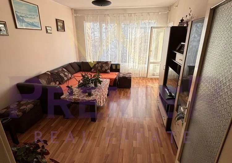 Стилен тристаен апартамент  в кв. Света Троица -  - снимка 1 - Имоти Премиер