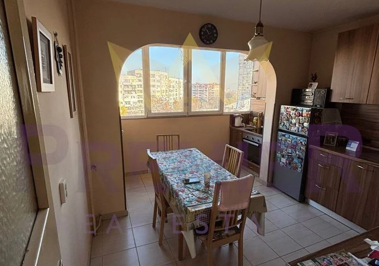 Стилен тристаен апартамент  в кв. Света Троица -  - снимка 9 - Имоти Премиер