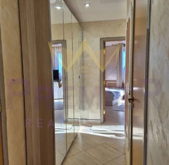 Стилен тристаен апартамент в кв.Симеоново - - снимка 10 - Имоти Премиер