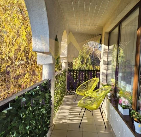 Стилен тристаен апартамент в кв.Симеоново - - снимка 16 - Имоти Премиер