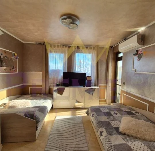 Стилен тристаен апартамент в кв.Симеоново - - снимка 9 - Имоти Премиер