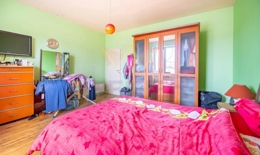 Стилна едноетажна къща (170 кв.м.) с голям двор (1280 кв.м.) на отлична локация в с. Долина (10 км. от гр. Добрич), обл. Добрич -  - снимка 11 - Имоти Премиер