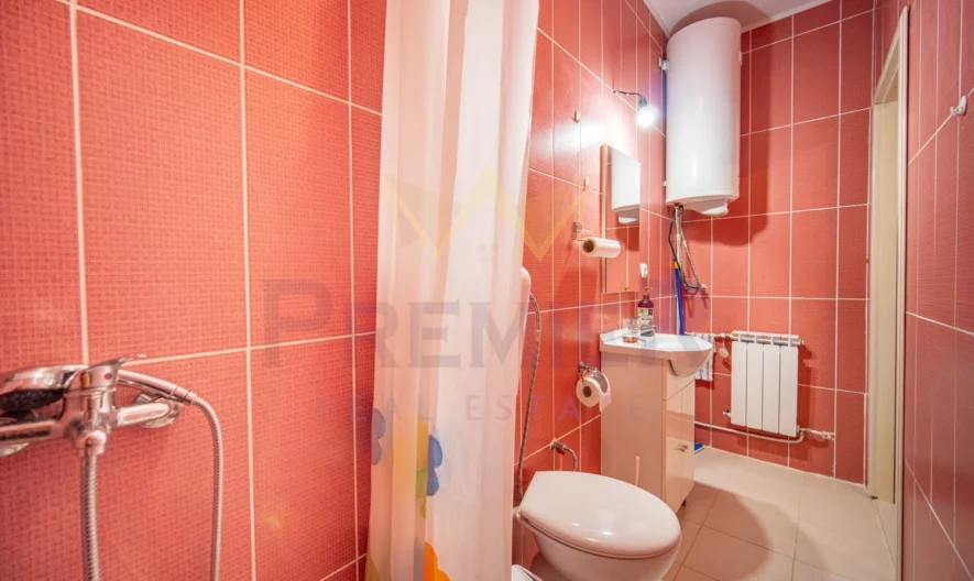 Стилна къща с голям двор на отлична локация в с. Долина (10 км. от гр. Добрич), обл. Добрич -  - снимка 12 - Имоти Премиер