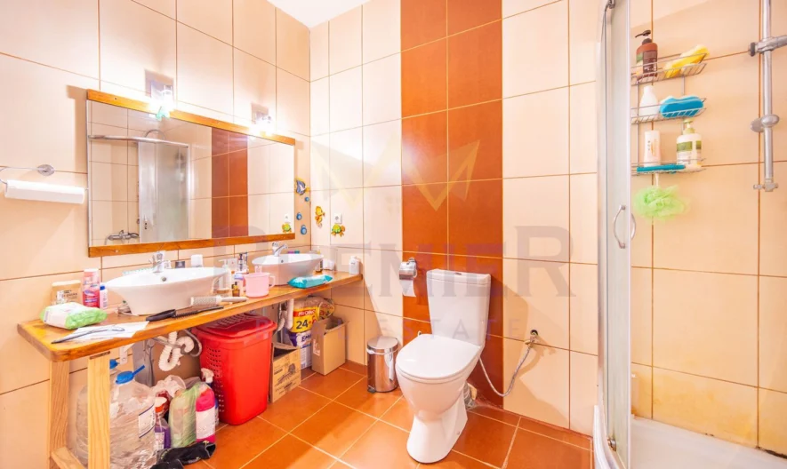 Стилна къща с голям двор на отлична локация в с. Долина (10 км. от гр. Добрич), обл. Добрич -  - снимка 30 - Имоти Премиер