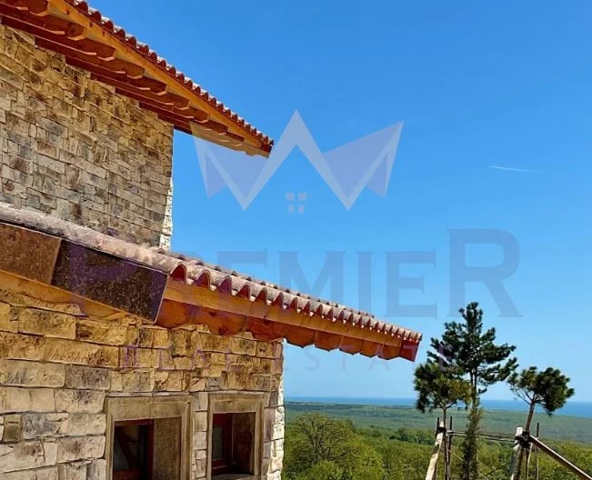 Стилна къща с просторен двор и изключителна локация в с. Приселци, обл. Варна -  - снимка 6 - Имоти Премиер