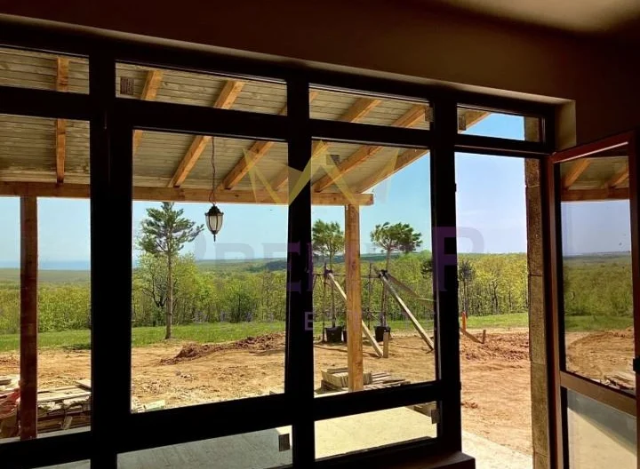 Стилна къща с просторен двор и изключителна локация в с. Приселци, обл. Варна -  - снимка 7 - Имоти Премиер