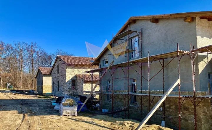 Стилна къща с просторен двор и изключителна локация в с. Приселци, обл. Варна -  - снимка 9 - Имоти Премиер