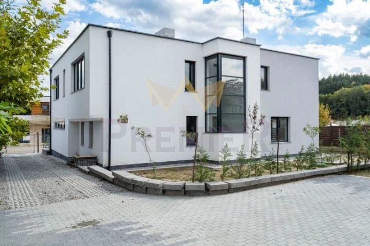 Стилна нова къща в м-т Детски град -  - снимка 1 - Имоти Премиер