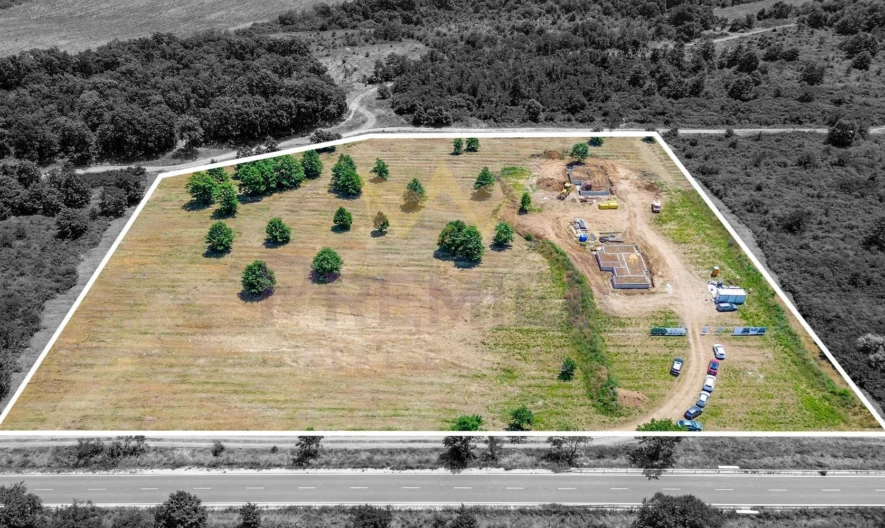 Страхотна едноетажна къща в модерен затворен комплекс с ТРИ спални и дневна – 42.56кв.м -  - снимка 11 - Имоти Премиер