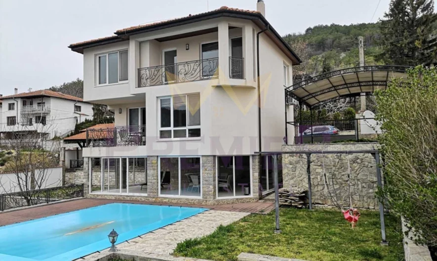 Страхотна къща гр. Балчик -  - снимка 1 - Имоти Премиер