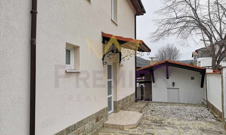 Страхотна къща гр. Балчик -  - снимка 3 - Имоти Премиер