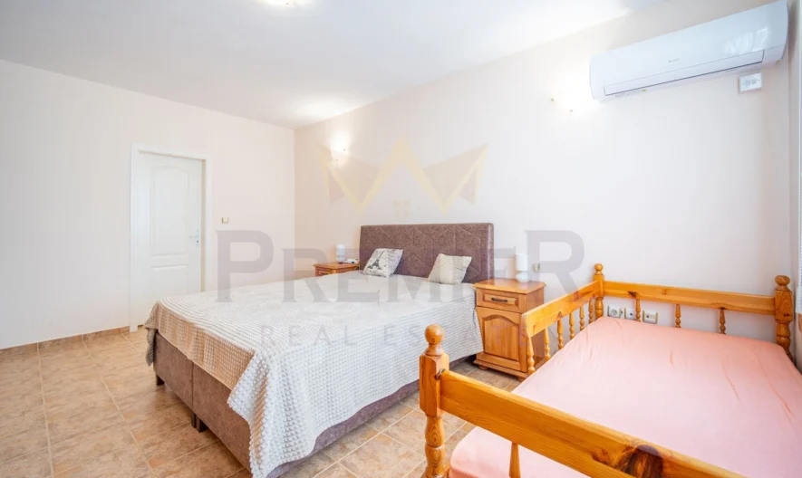 Страхотна къща с басейн село Соколово -  - снимка 11 - Имоти Премиер