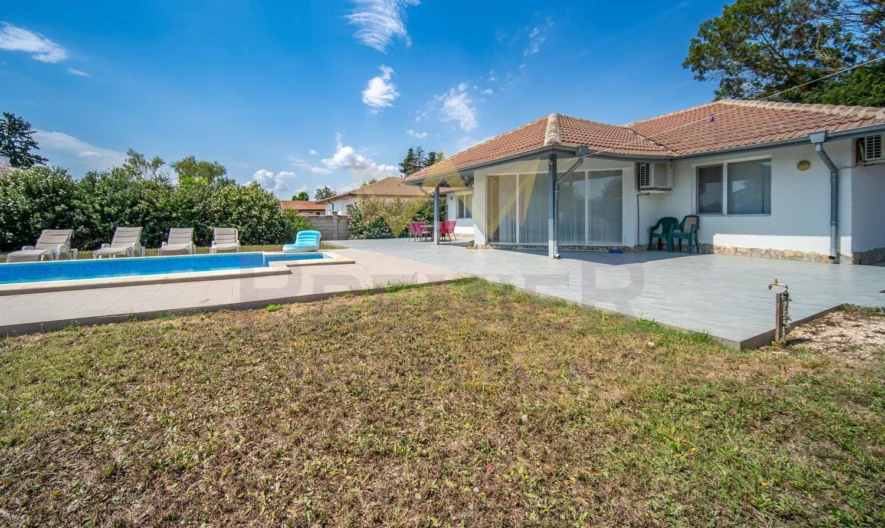 Страхотна къща с басейн село Соколово -  - снимка 19 - Имоти Премиер