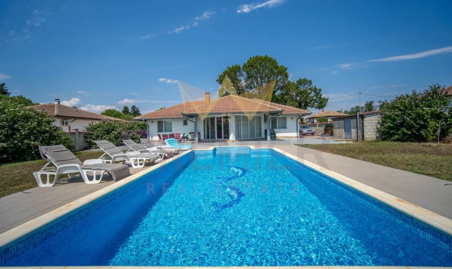 Страхотна къща с басейн село Соколово -  - снимка 2 - Имоти Премиер