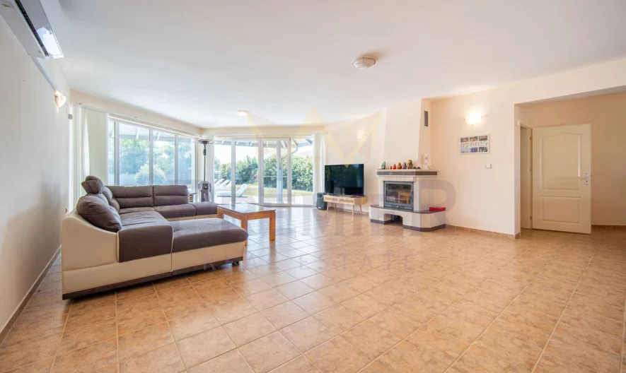 Страхотна къща с басейн село Соколово -  - снимка 5 - Имоти Премиер