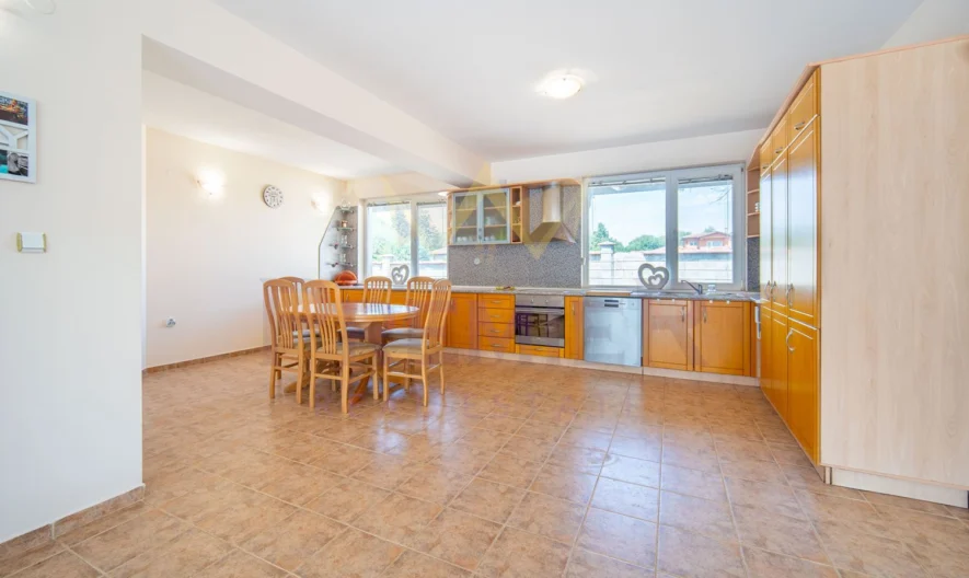 Страхотна къща с басейн село Соколово -  - снимка 7 - Имоти Премиер